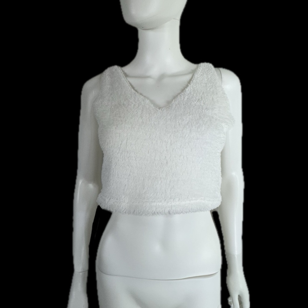 Woman’s Teddy Fuzzy White V-Neck Fitted Cropped Top